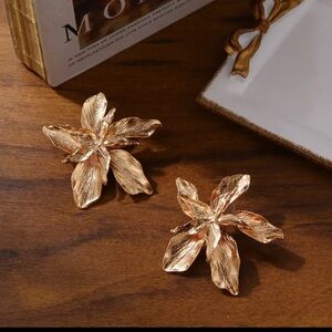 Island Girl Oversized Stud Earrings